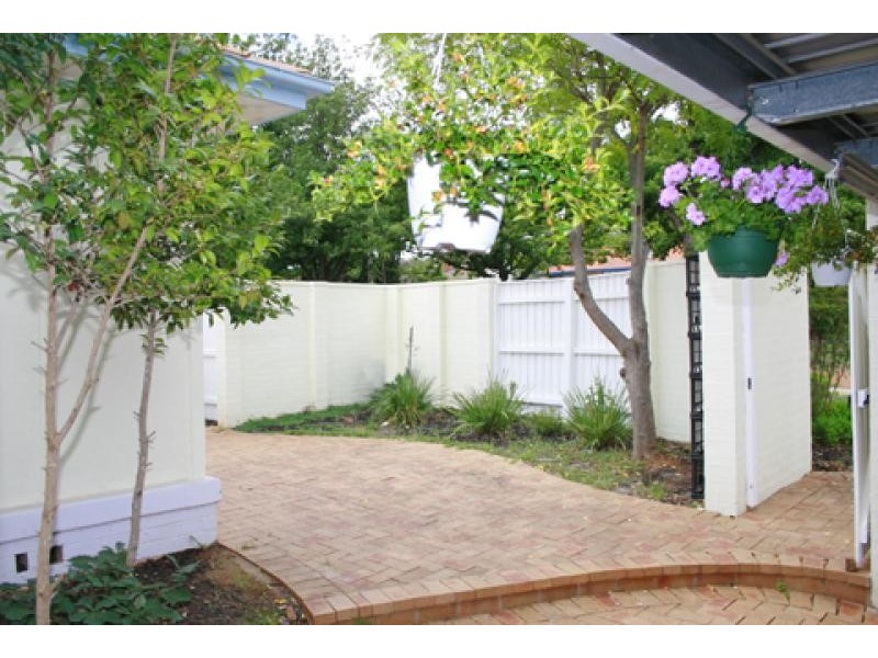 25 Macgregor Street, Deakin ACT 2600