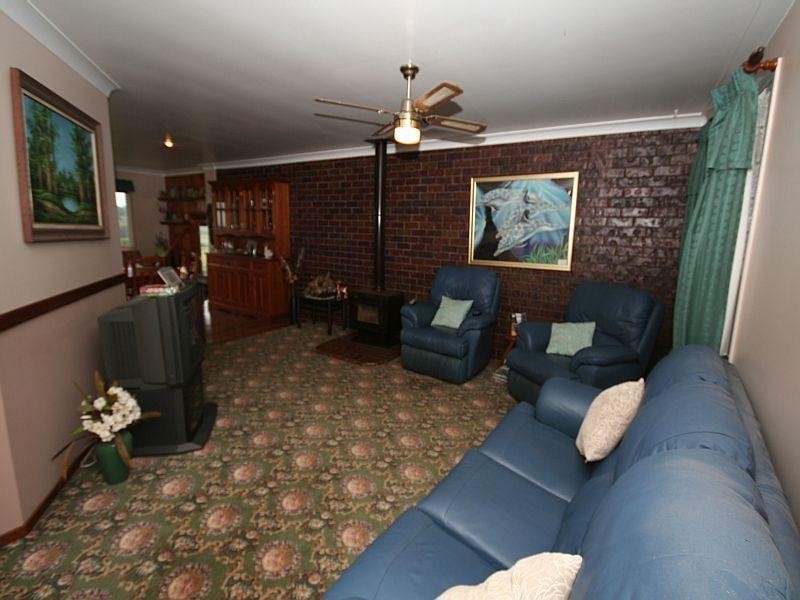 2 SUMMERHILL CRESCENT, Cumbalum NSW 2478