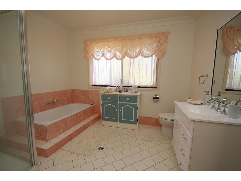 30 SUMMERHILL CRESCENT, Cumbalum NSW 2478