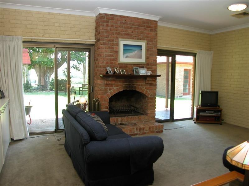 9 Nooramunga Ave, Cambewarra NSW 2540