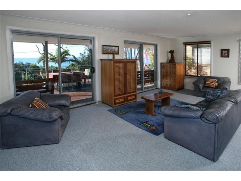 66 Warrain Cres, Currarong NSW 2540