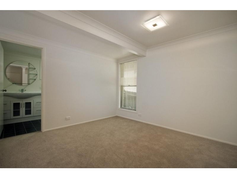 12 Windsor Drive, Berry NSW 2535