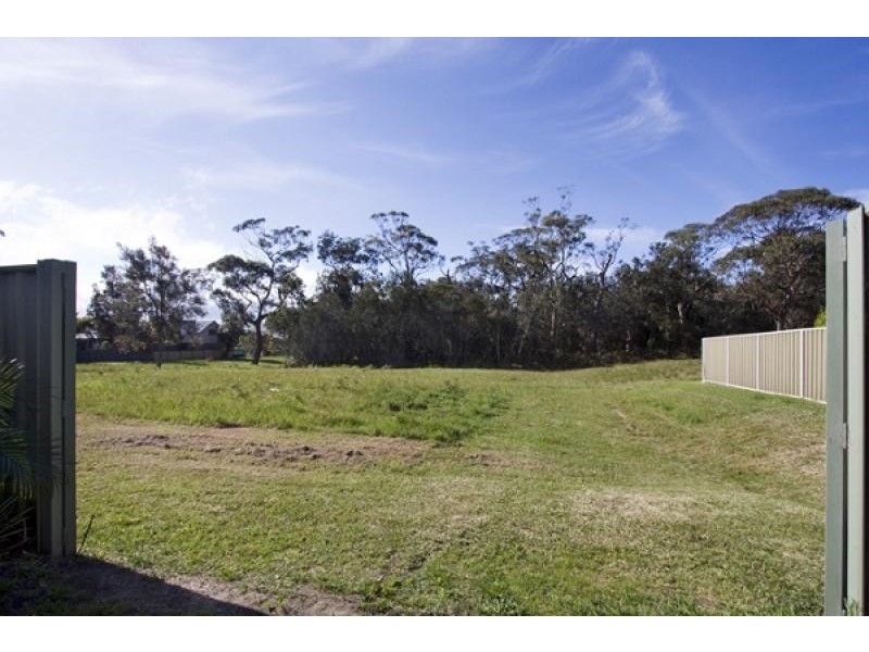 129 Scott Street, Shoalhaven Heads NSW 2535