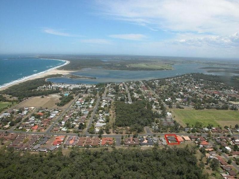 129 Scott Street, Shoalhaven Heads NSW 2535
