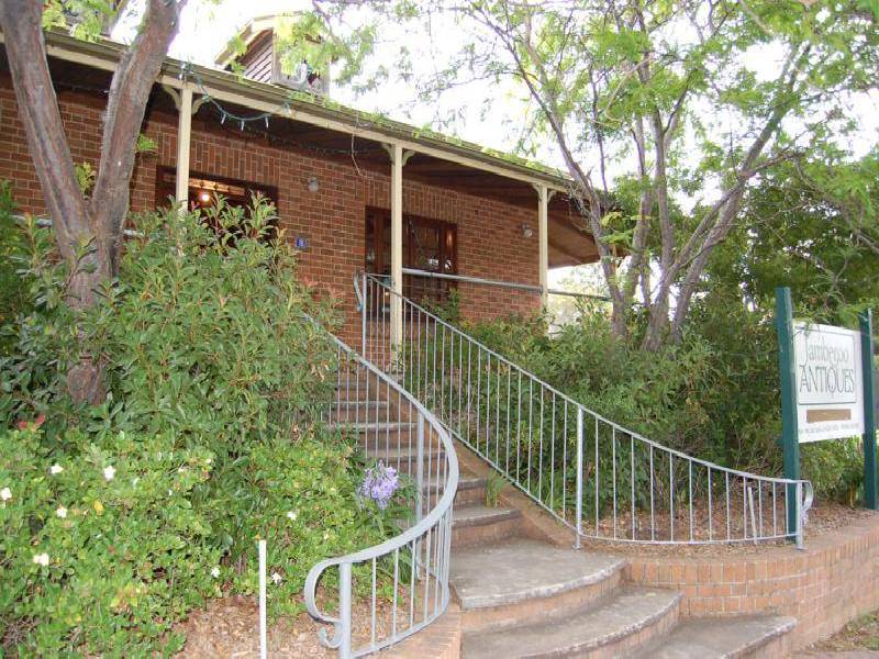 10 ALLOWRIE STREET, Jamberoo NSW 2533
