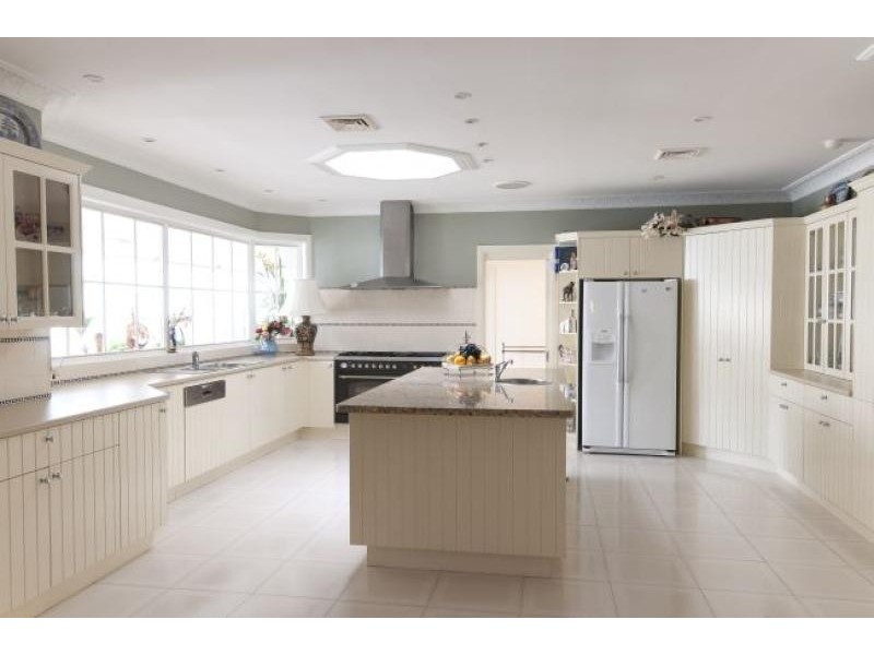 13 Werrington Street, Burradoo NSW 2576