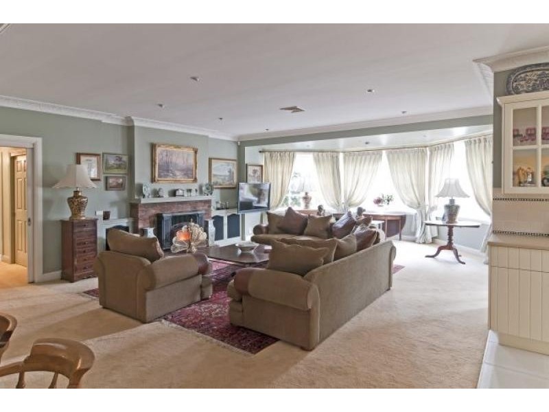 13 Werrington Street, Burradoo NSW 2576