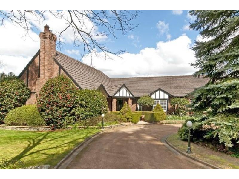 13 Werrington Street, Burradoo NSW 2576