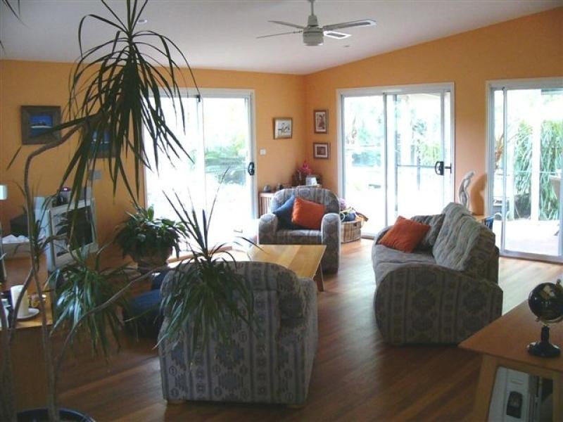 8 SALLYWATTLE DRIVE, Suffolk Park NSW 2481