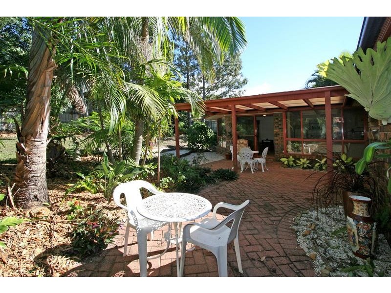 25 BOTTLEBRUSH CRESCENT, Suffolk Park NSW 2481