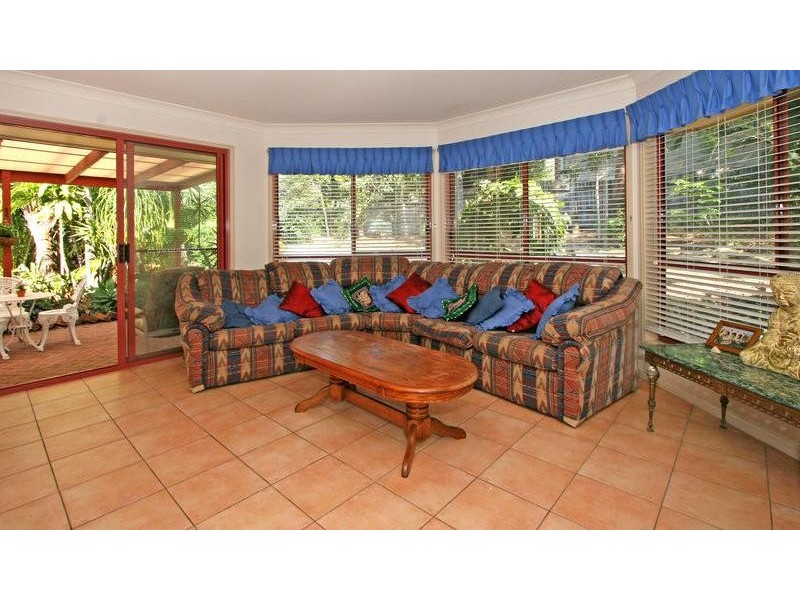 25 BOTTLEBRUSH CRESCENT, Suffolk Park NSW 2481