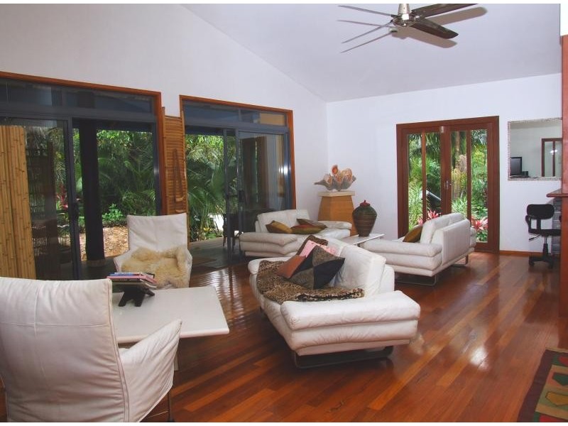 4 Angus Place, Ewingsdale NSW 2481