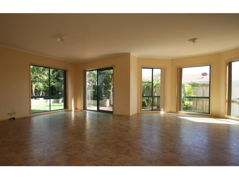 1/45 Bottlebrush Cres, Suffolk Park NSW 2481