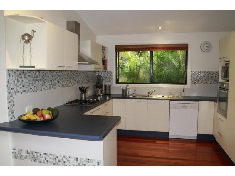 16 Caniaba Cres, Suffolk Park NSW 2481