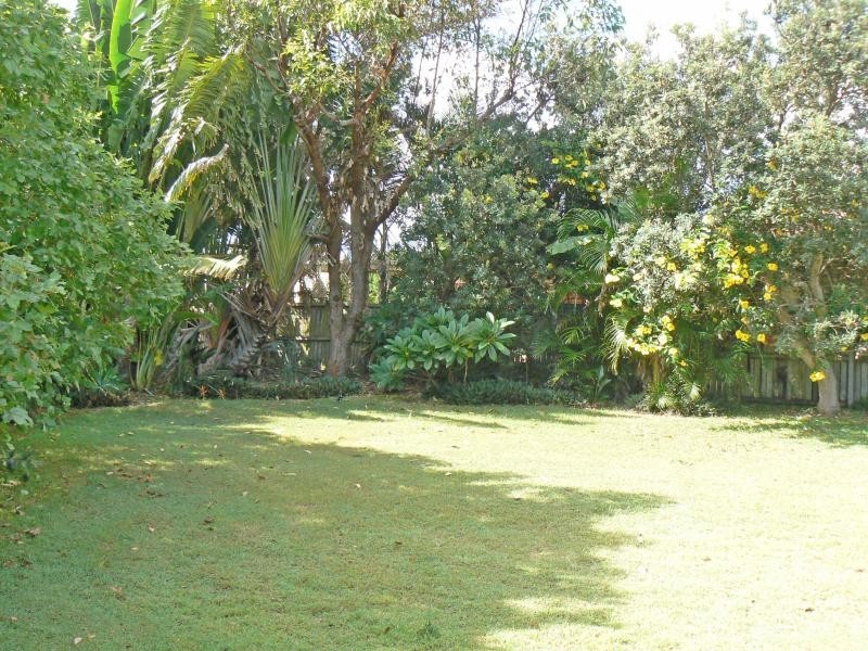 2 BEACHSIDE DRIVE, Suffolk Park NSW 2481