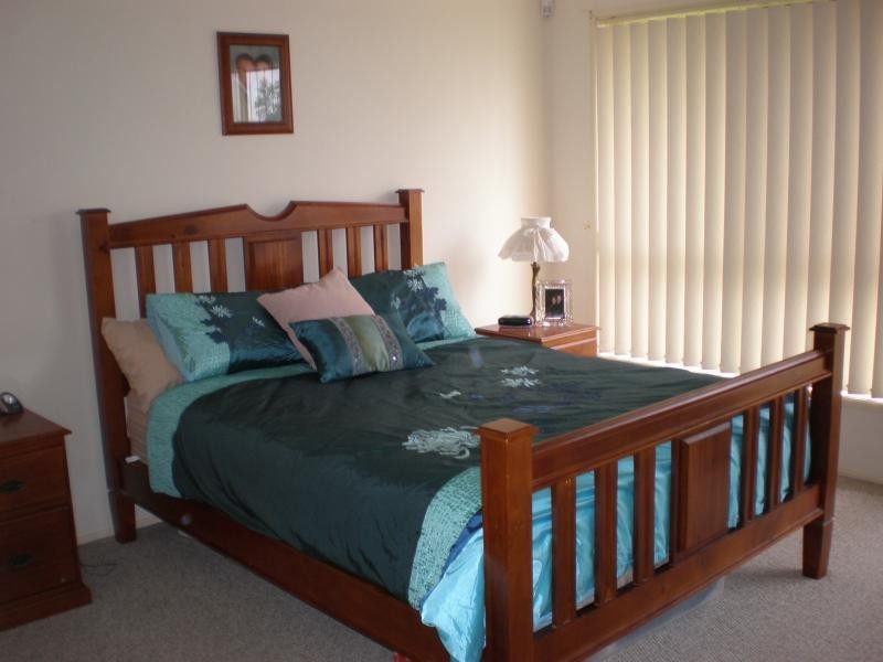 36 Downes Crescent, Currans Hill NSW 2567