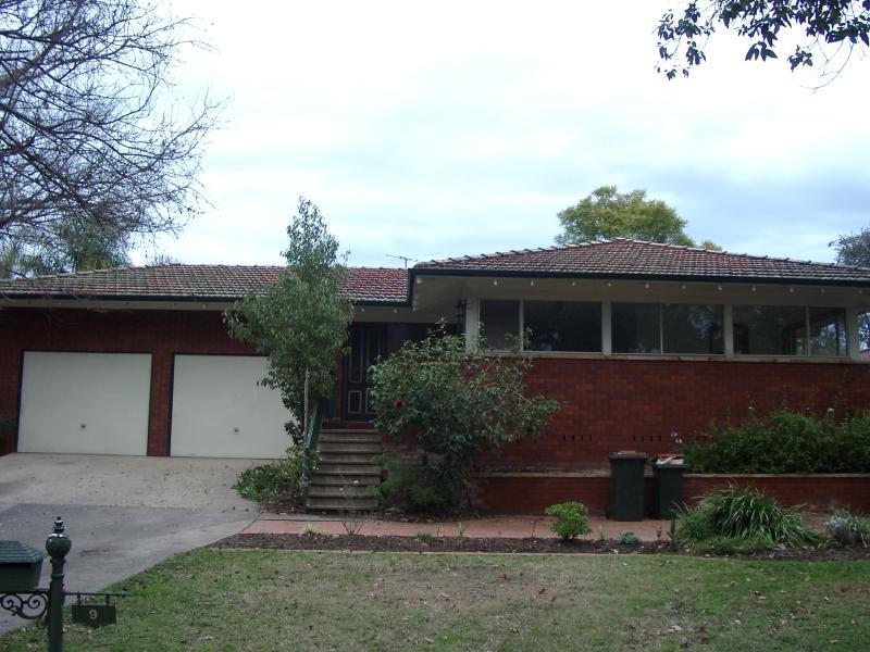 9 MERINO DRIVE, Elderslie NSW 2570