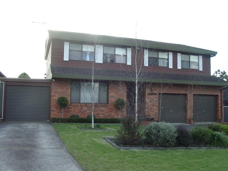 4 CRUIKSHANK AVENUE, Elderslie NSW 2570