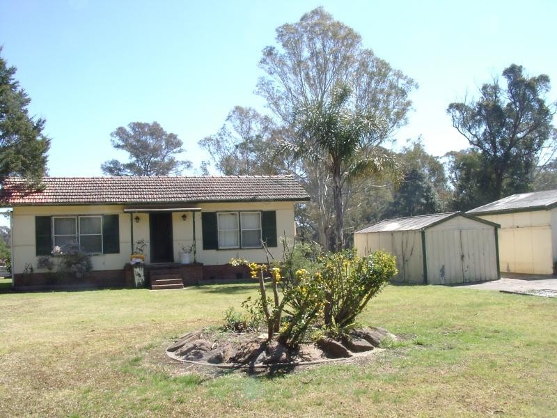30 Binalong Road, Belimbla Park NSW 2570