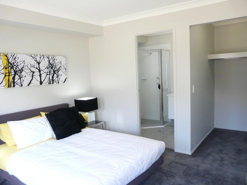 Spring Farm NSW 2570