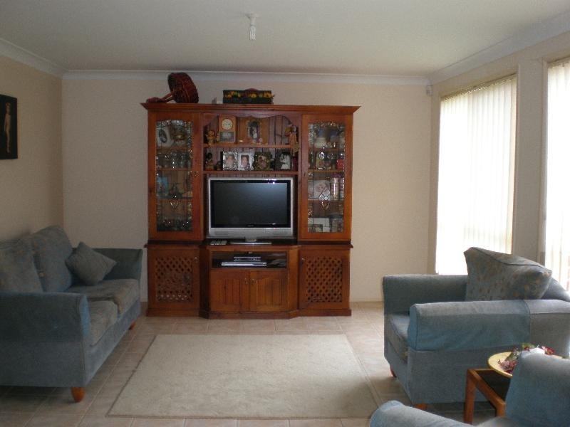 36 Downes Crescent, Currans Hill NSW 2567