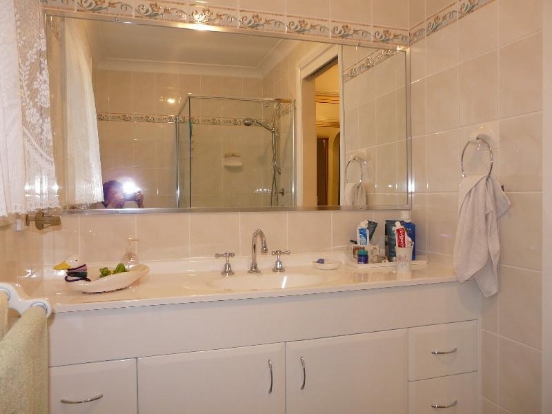 10 Griffiths Ave, Camden NSW 2570