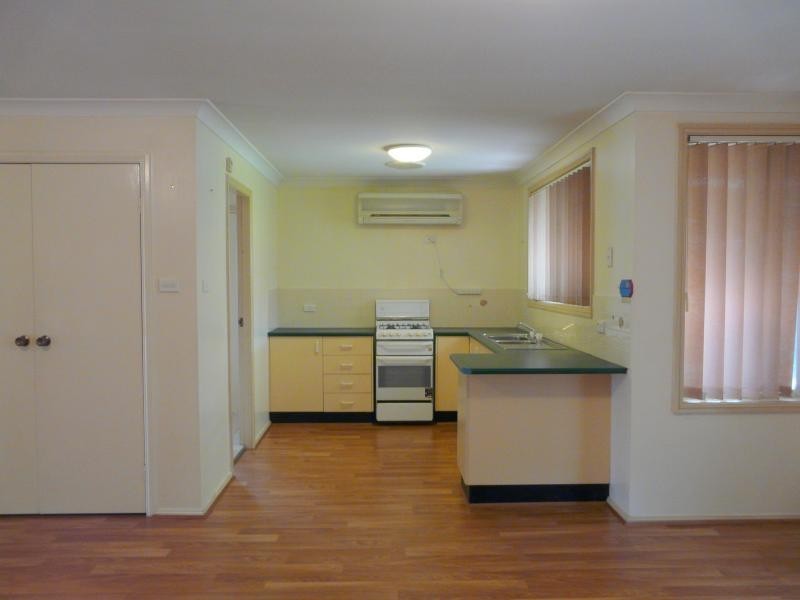 1/18 Watkins Crescent, Currans Hill NSW 2567