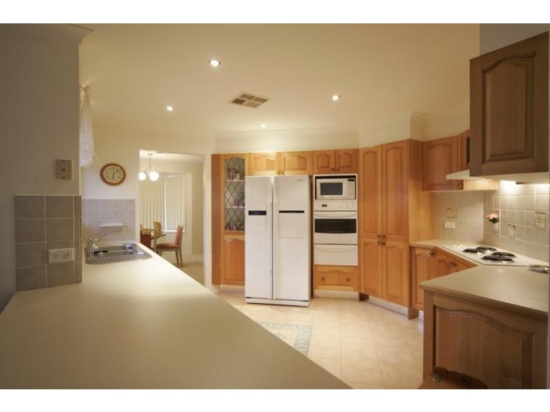 16 Railway Parade, Douglas Park NSW 2569