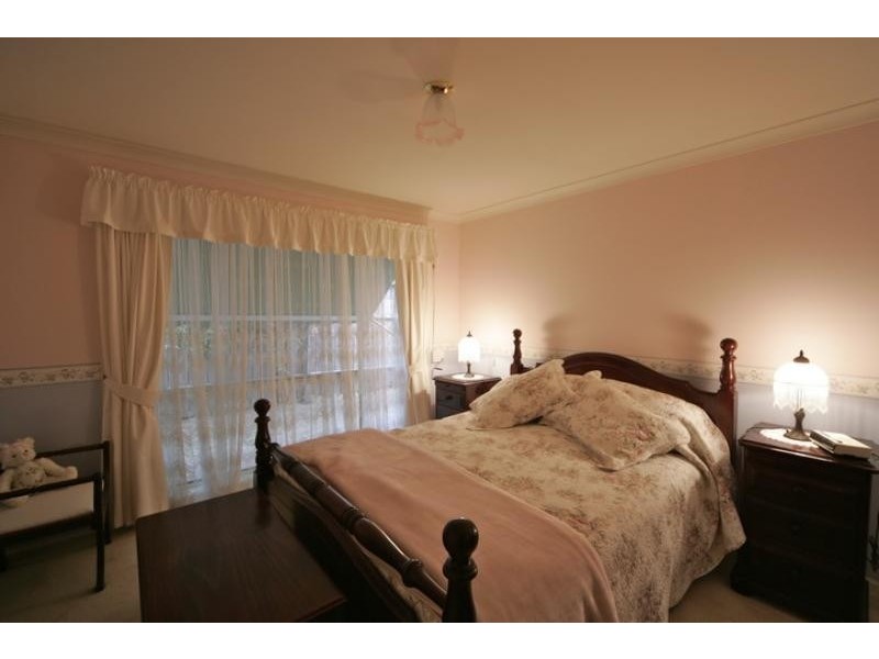 16 Railway Parade, Douglas Park NSW 2569