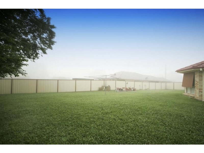 16 Railway Parade, Douglas Park NSW 2569