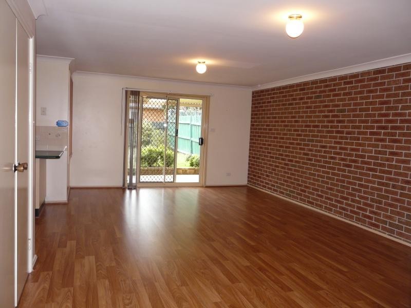 1/18 Watkins Crescent, Currans Hill NSW 2567