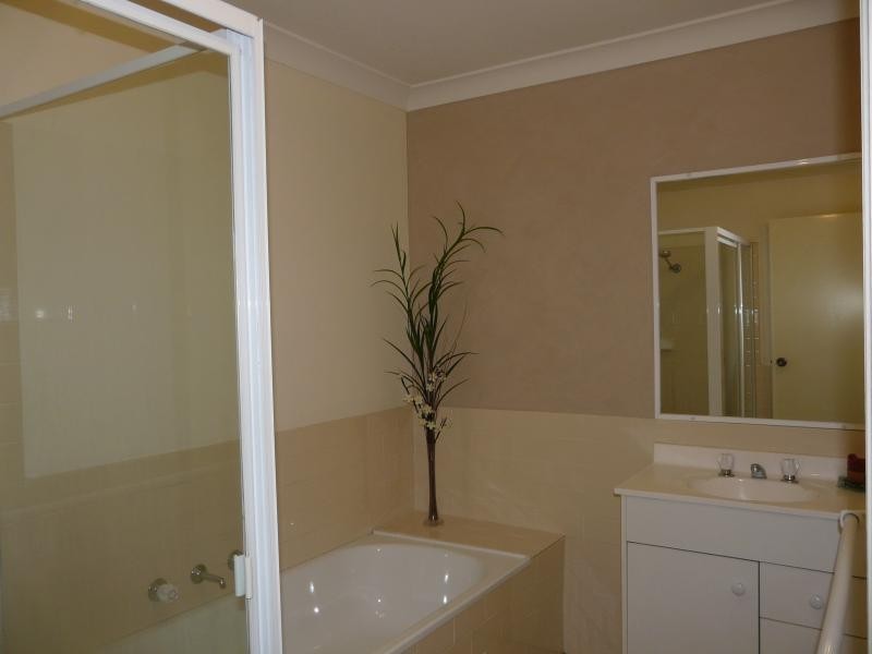 1/18 Watkins Crescent, Currans Hill NSW 2567