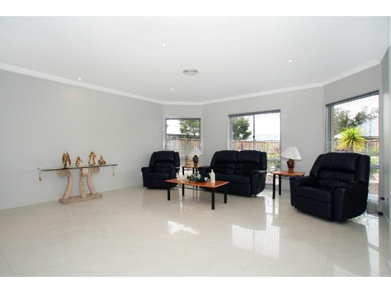 26 Macarthur Circuit, Camden Park NSW 2570