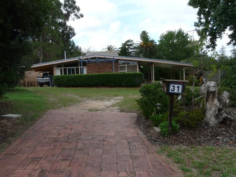 31 Luker Street, Elderslie NSW 2570