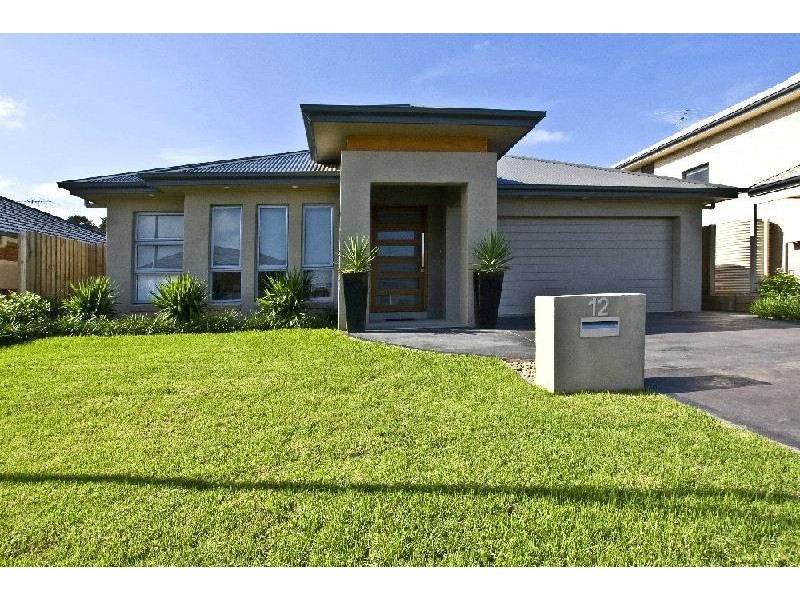 12 Osbourne Street, Elderslie NSW 2570