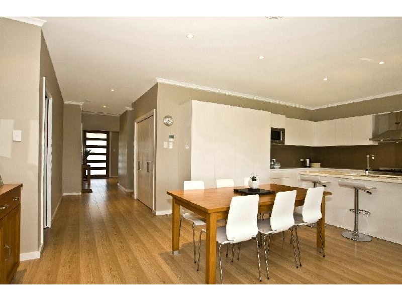 12 Osbourne Street, Elderslie NSW 2570