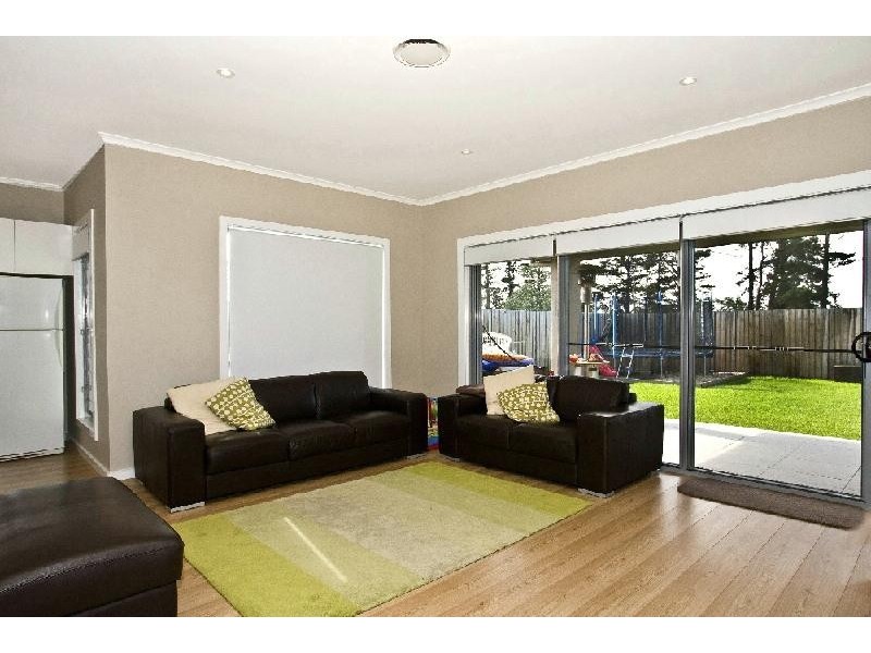 12 Osbourne Street, Elderslie NSW 2570