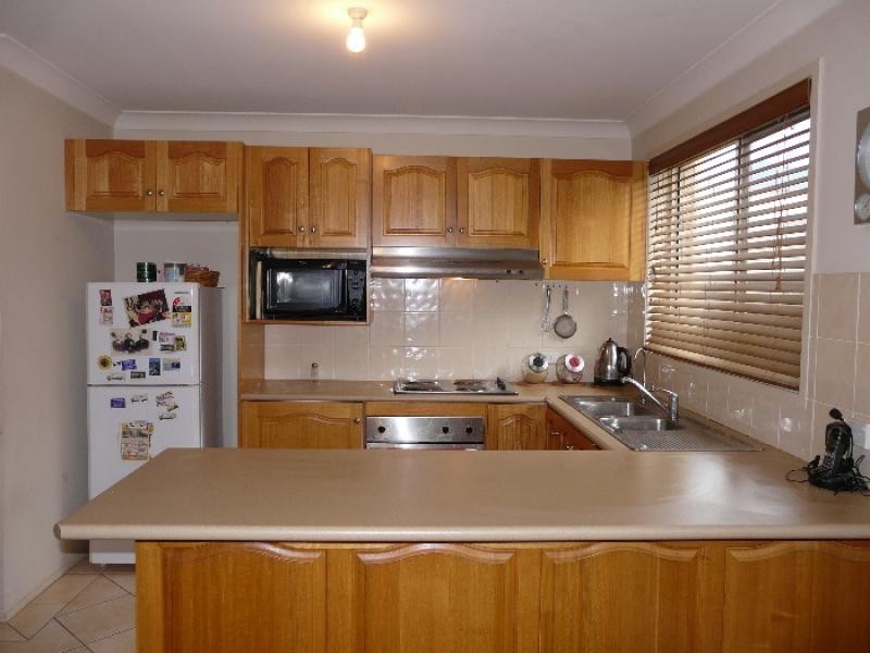 8 Brookview Street, Currans Hill NSW 2567