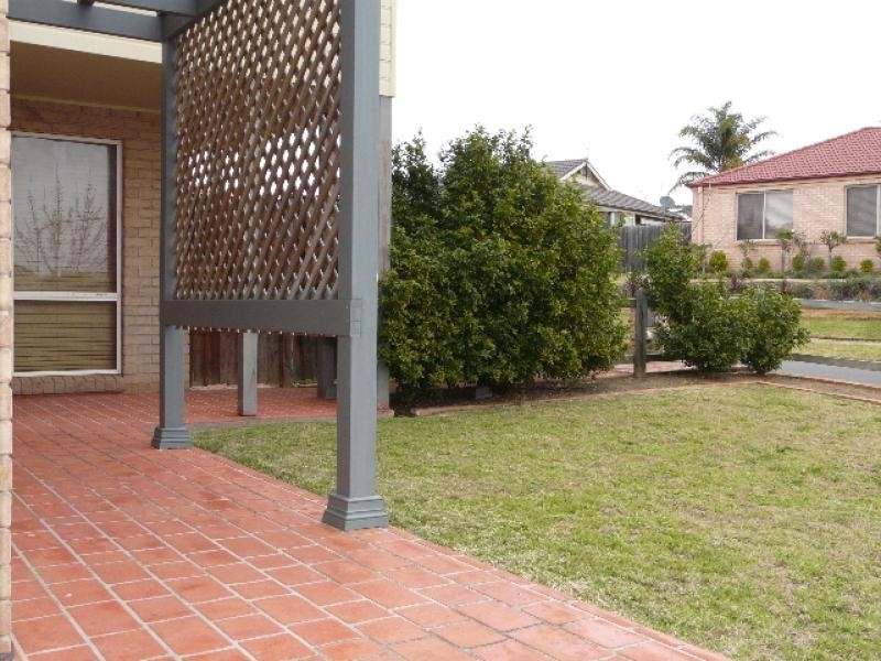 8 Brookview Street, Currans Hill NSW 2567