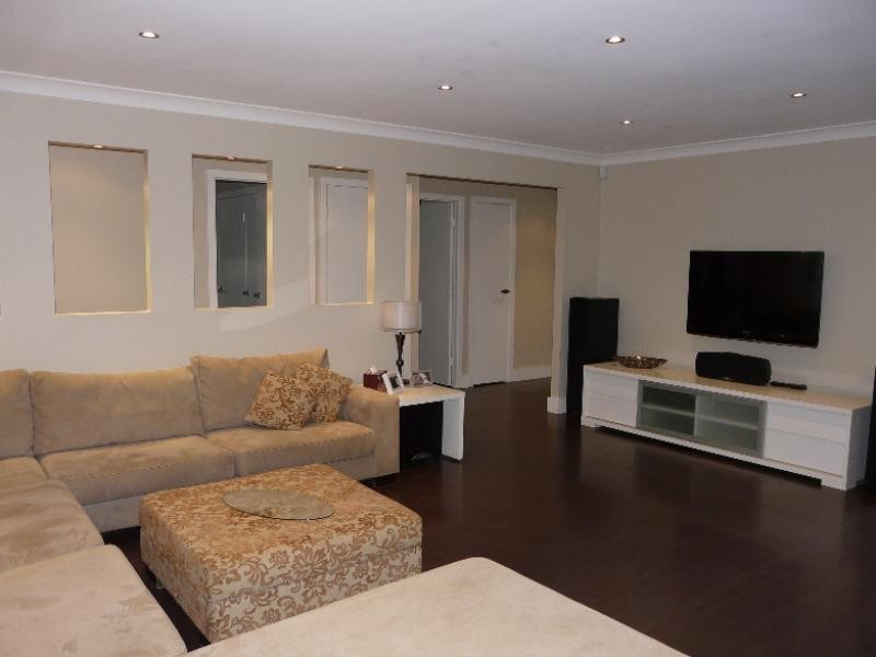 7 William St, The Oaks NSW 2570