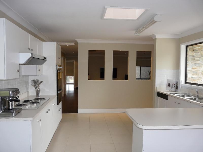 7 William St, The Oaks NSW 2570