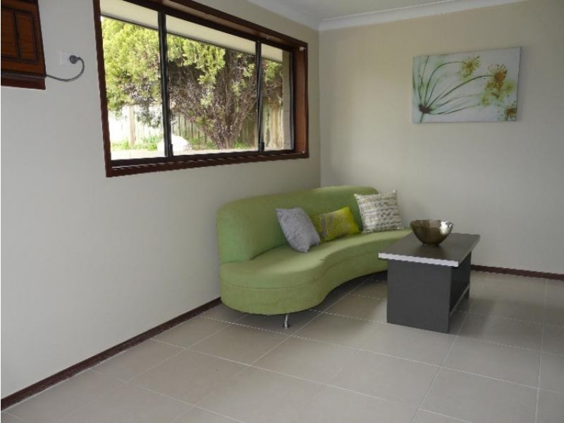 7 William St, The Oaks NSW 2570