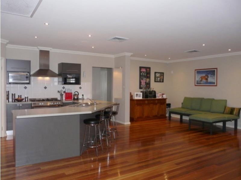 114 Macarthur Circuit, Camden Park NSW 2570