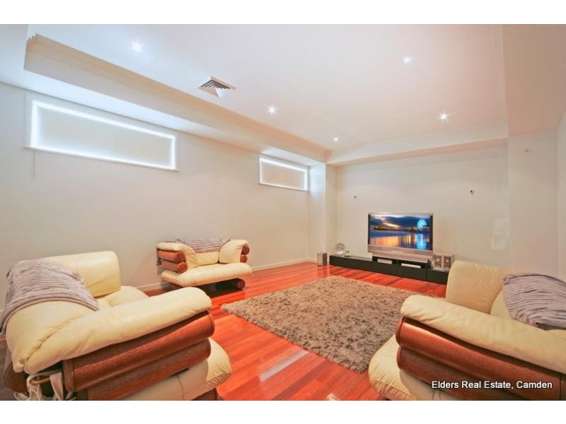 8 Hillier Close, Camden Park NSW 2570