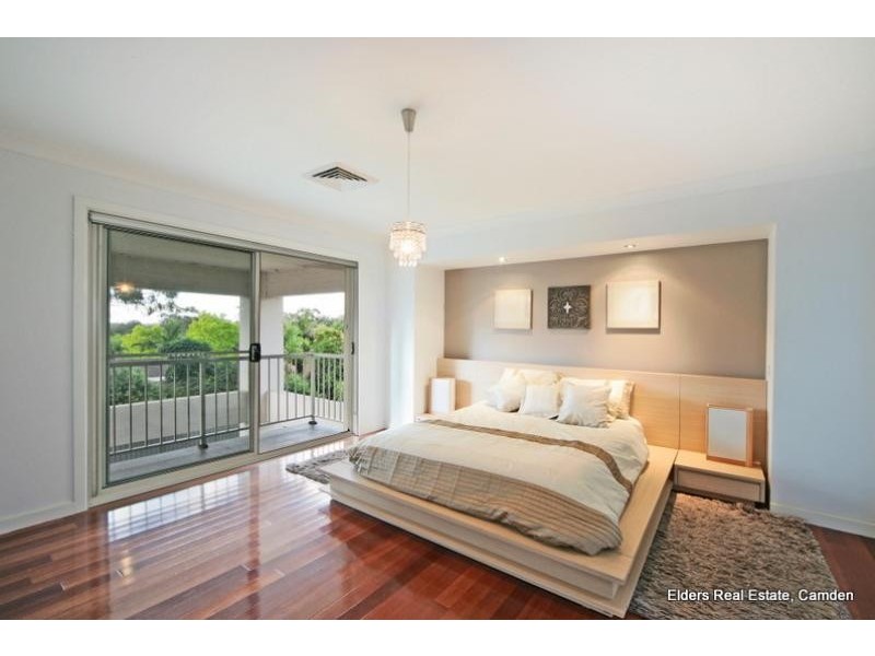 8 Hillier Close, Camden Park NSW 2570