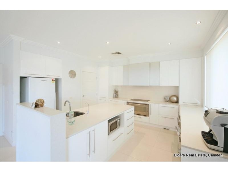8 Hillier Close, Camden Park NSW 2570
