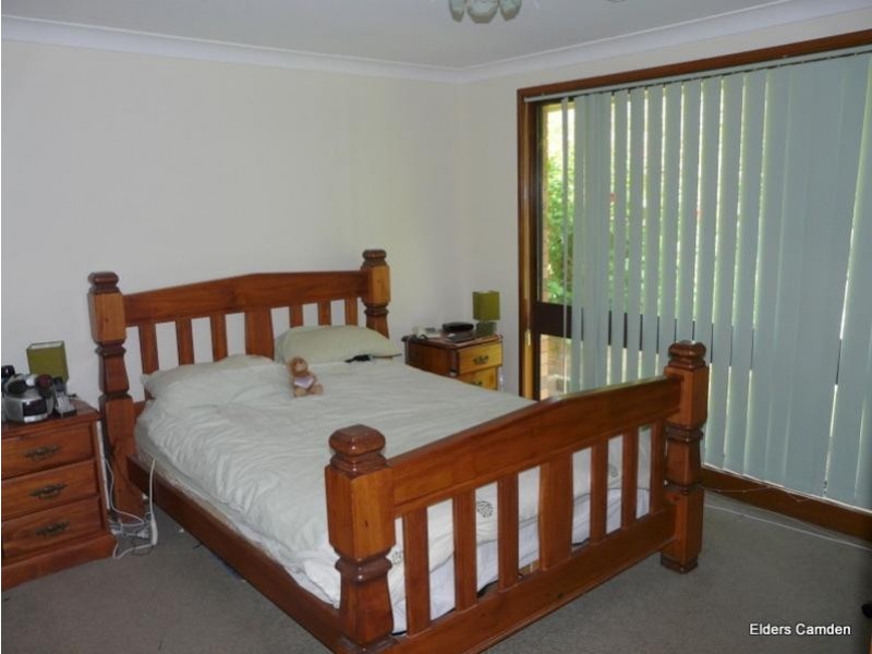 16 John Street, The Oaks NSW 2570