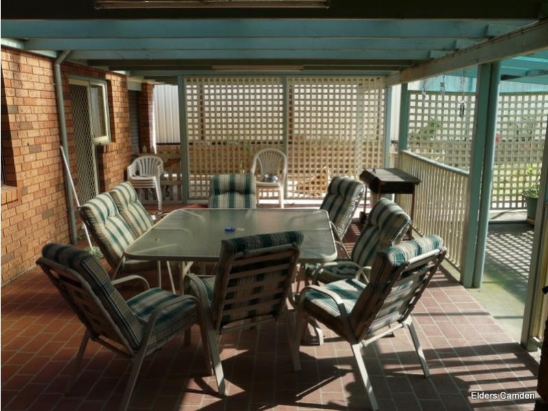 16 John Street, The Oaks NSW 2570