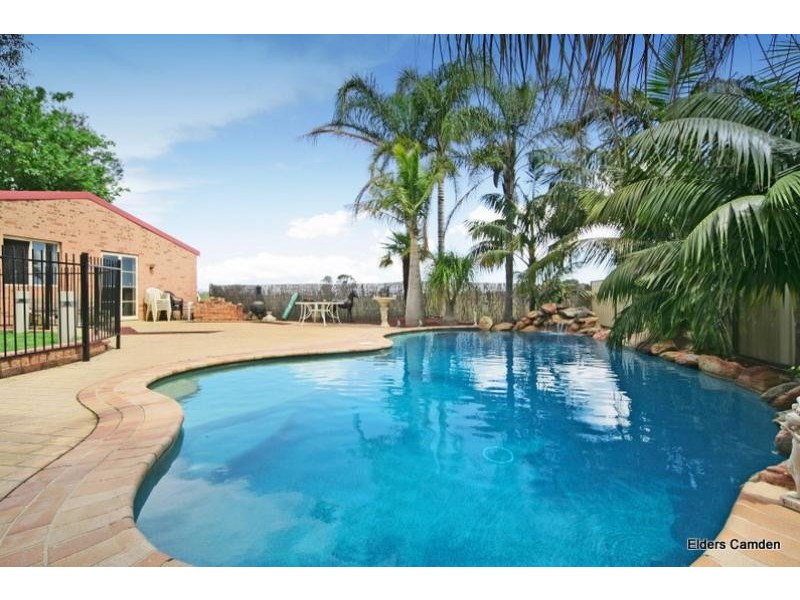 39 Devitt Crescent, The Oaks NSW 2570