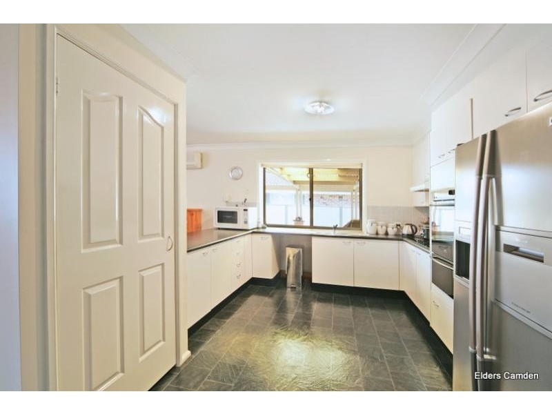 39 Devitt Crescent, The Oaks NSW 2570